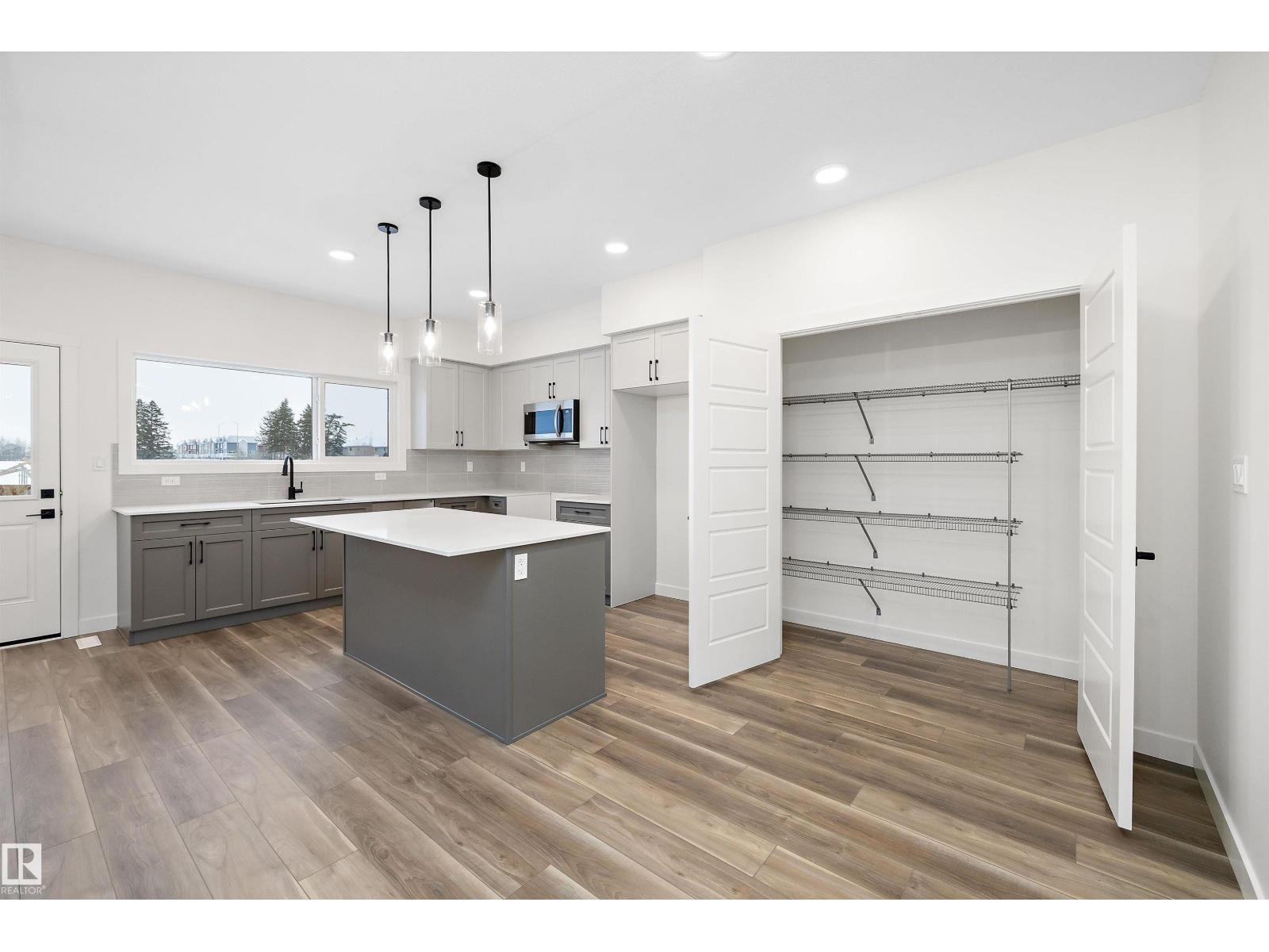 
          18103 85 Street NW
            <br/>
            <span>Edmonton</span>
            , 
            <span>AB</span>
             <span>T5Z0G6</span>
         - Photo 32