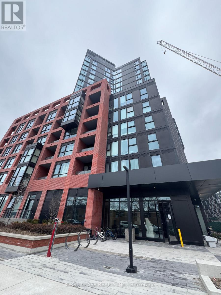 Listing photo of 413 - 8 TIPPETT ROAD