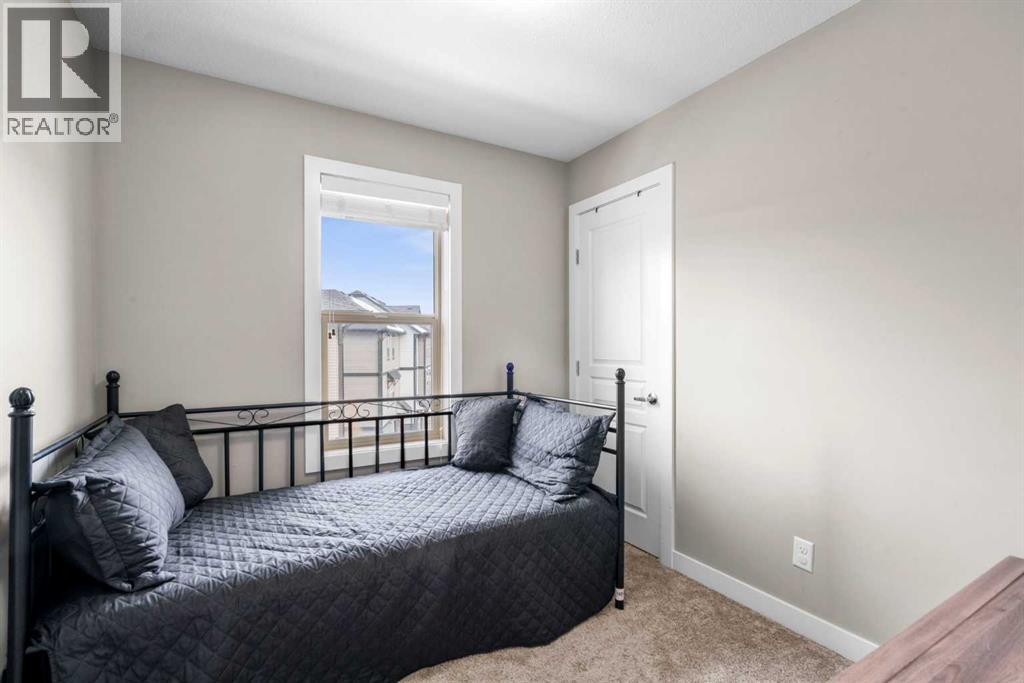 32 Horseshoe Crescent, Cochrane