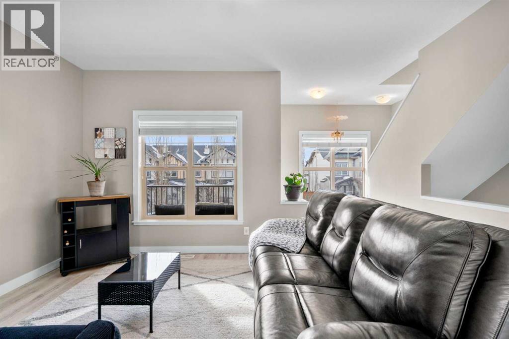 32 Horseshoe Crescent, Cochrane