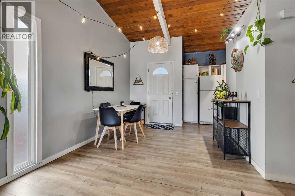 Single Family House Bi-level for Sale in  Pinemont Gate NE Pineridge Calgary 