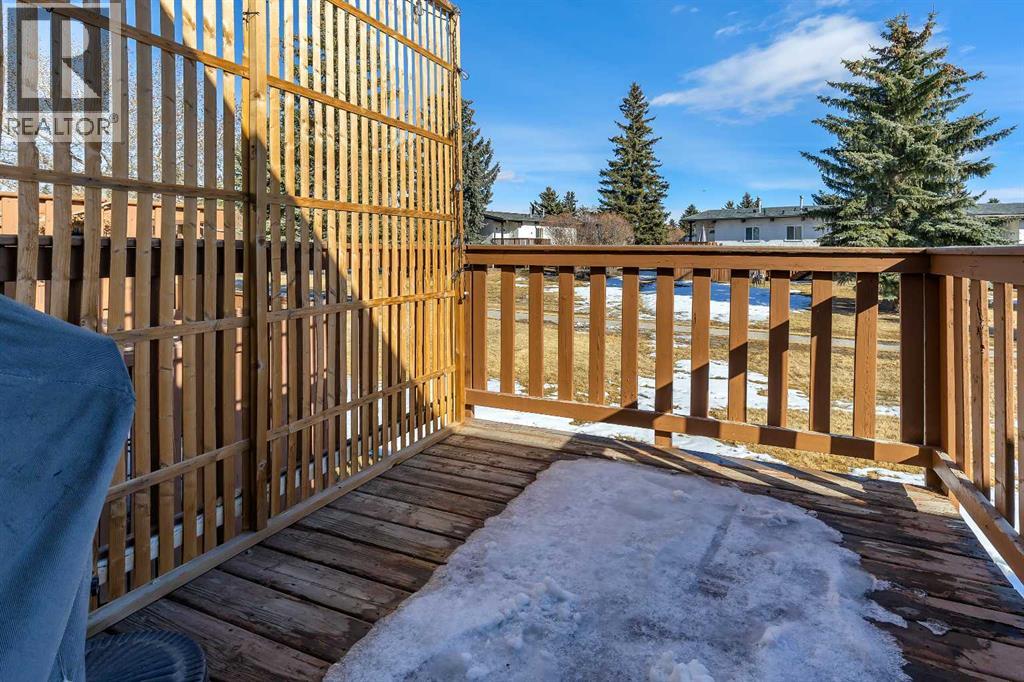 Single Family House Bi-level for Sale in  Pinemont Gate NE Pineridge Calgary 