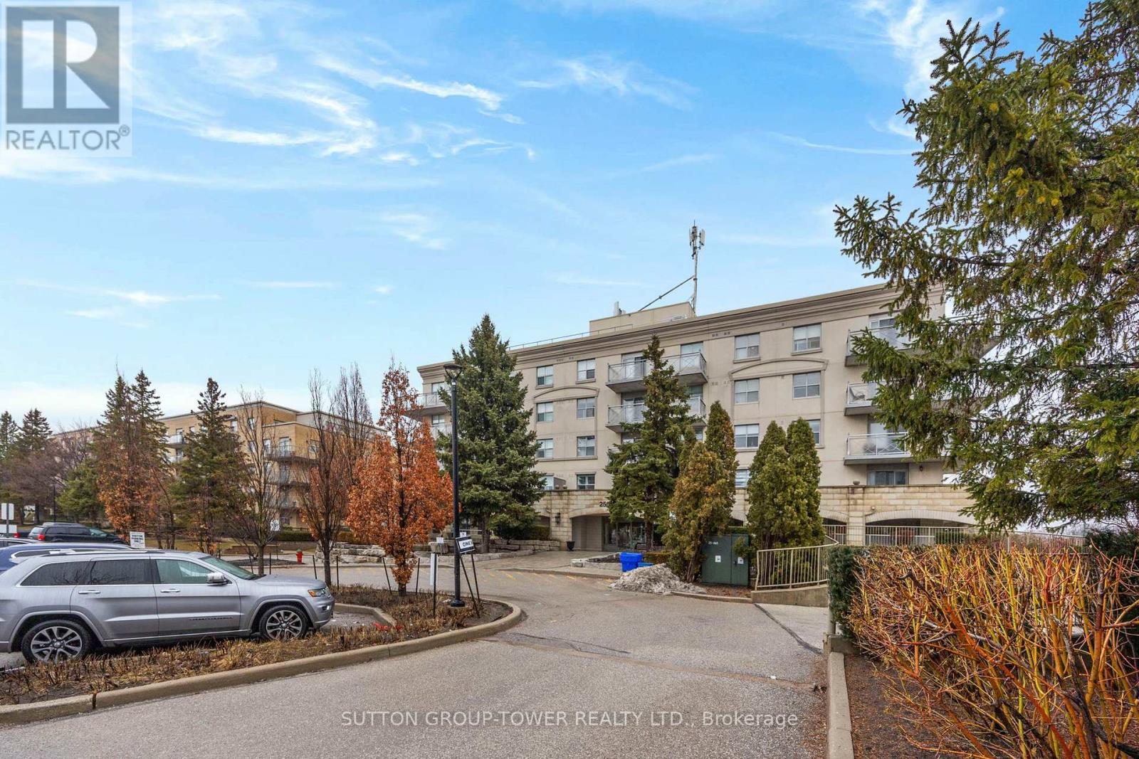 #408 2500 RUTHERFORD ROAD N - 32