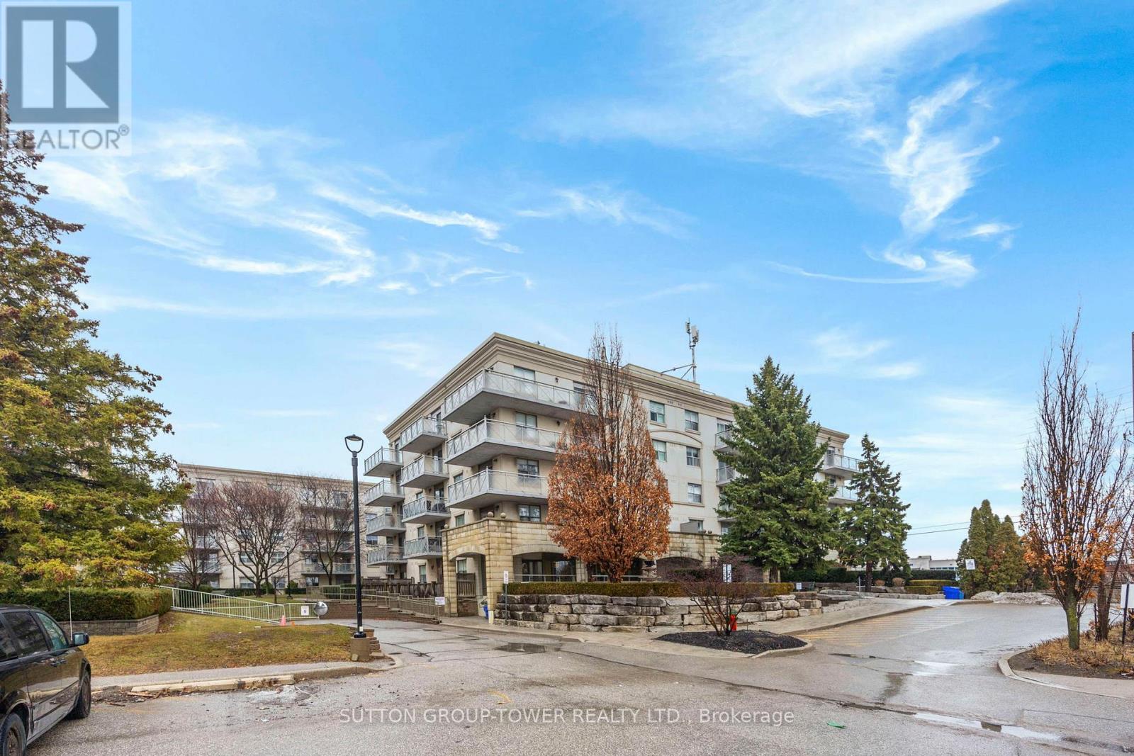 #408 2500 RUTHERFORD ROAD N - 33