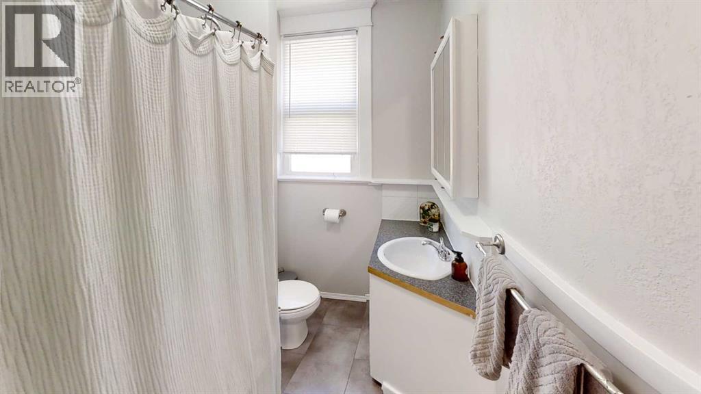 Single Family House Bungalow for Sale in   Avenue S Victoria Park Lethbridge 