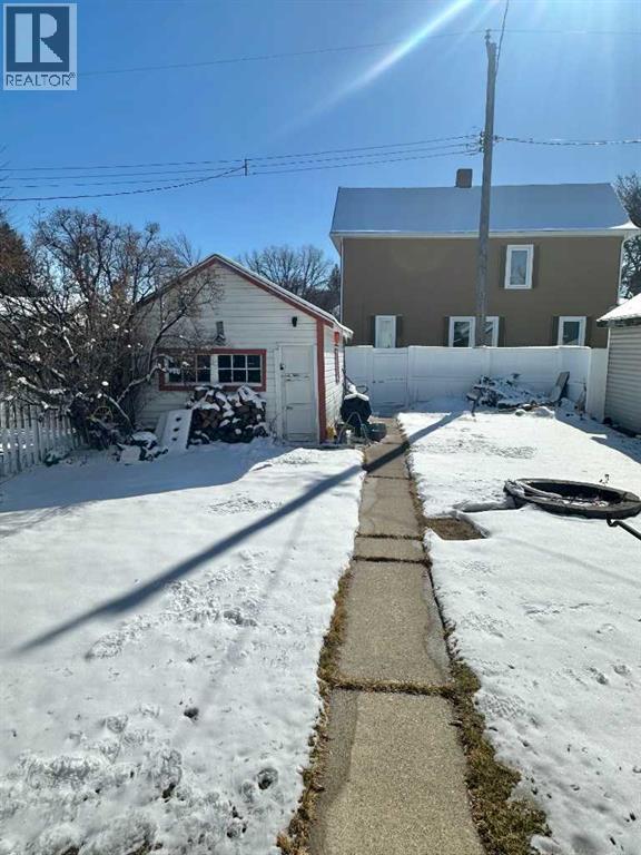 Single Family House Bungalow for Sale in   Avenue S Victoria Park Lethbridge 