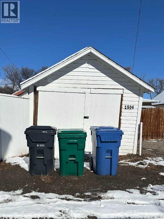 Single Family House Bungalow for Sale in   Avenue S Victoria Park Lethbridge 