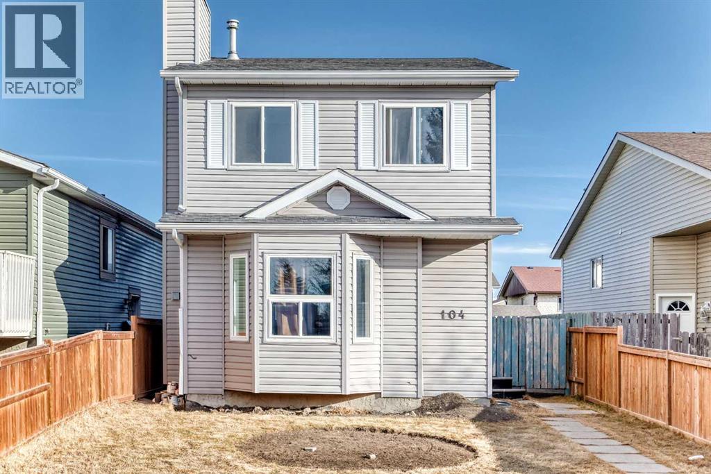 Single Family House for Sale in  Falmere Way NE Falconridge Calgary 