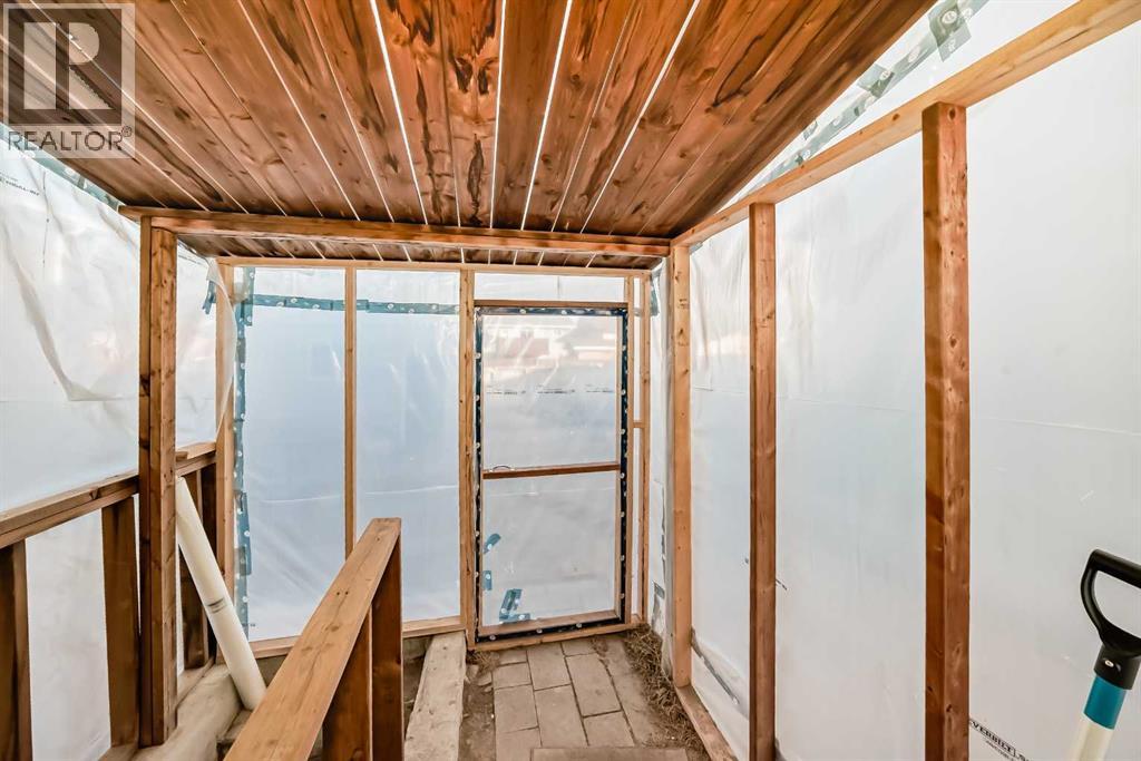 Single Family House for Sale in  Falmere Way NE Falconridge Calgary 