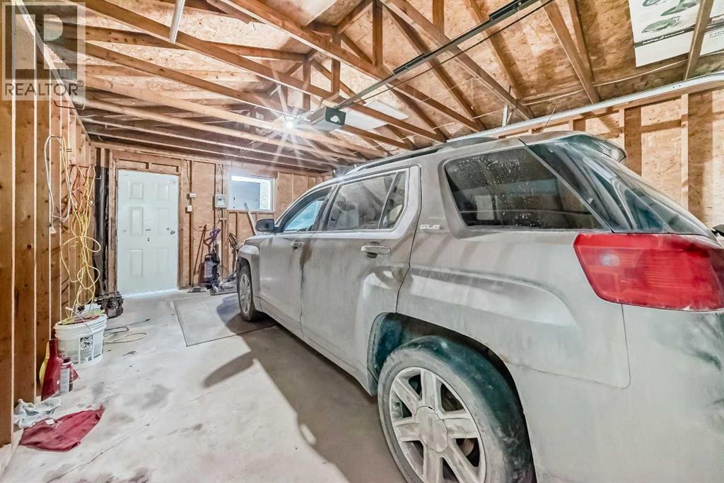 Single Family House for Sale in  Falmere Way NE Falconridge Calgary 