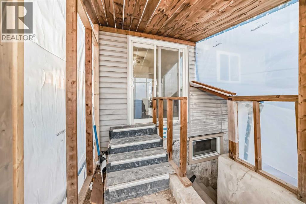 Single Family House for Sale in  Falmere Way NE Falconridge Calgary 