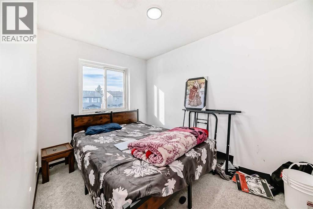 Single Family House for Sale in  Falmere Way NE Falconridge Calgary 