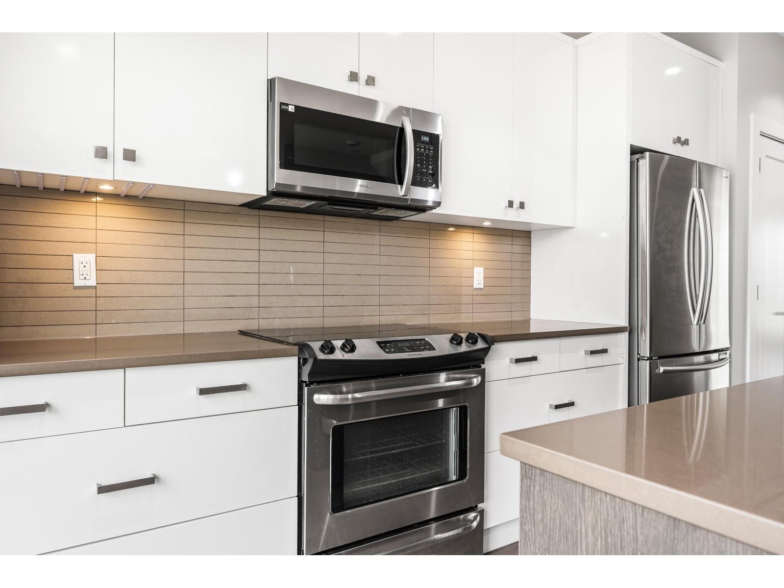 3 45615 TAMIHI WAY, Garrison Crossing, Chilliwack