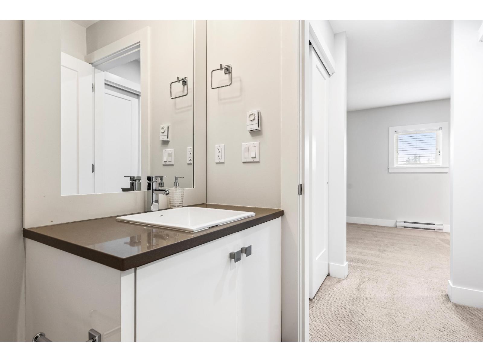 3 45615 TAMIHI WAY, Garrison Crossing, Chilliwack