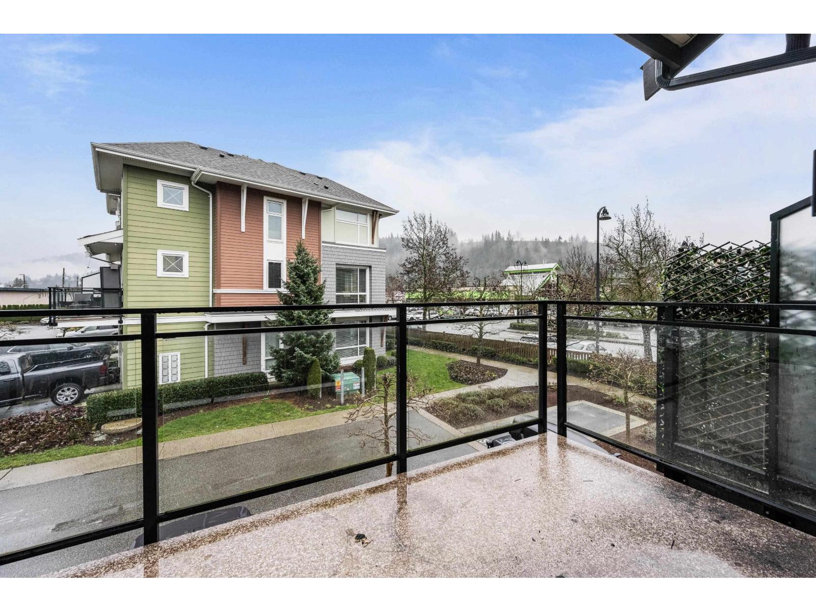 3 45615 TAMIHI WAY, Garrison Crossing, Chilliwack