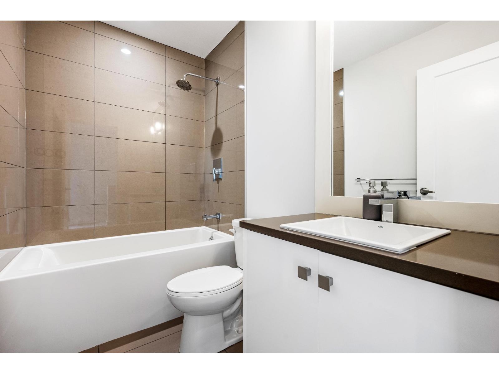 3 45615 TAMIHI WAY, Garrison Crossing, Chilliwack