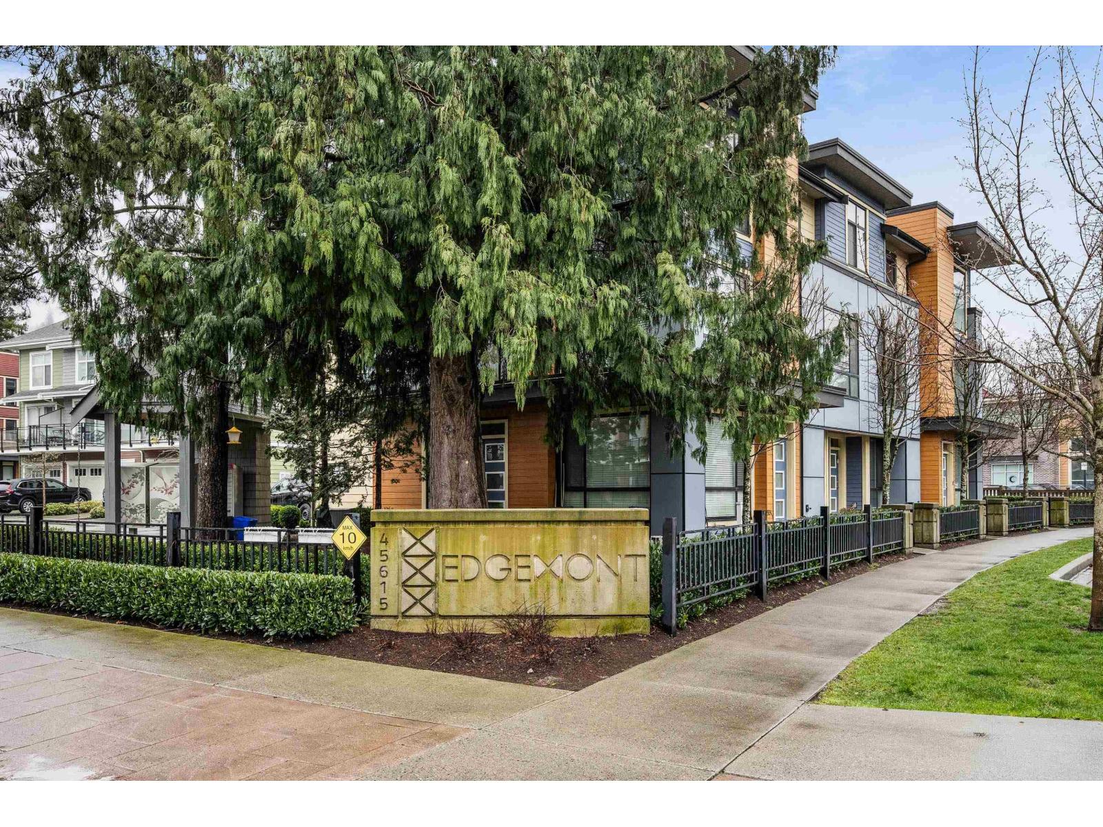 3 45615 TAMIHI WAY, Garrison Crossing, Chilliwack