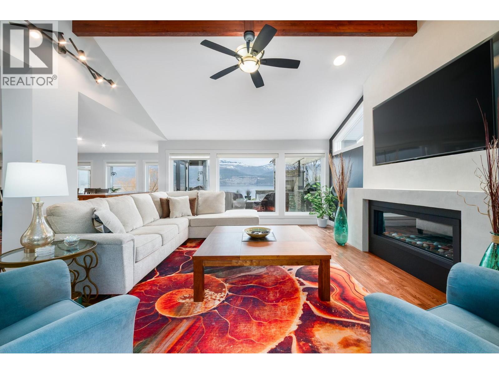  955 Gable Road, Lake Country