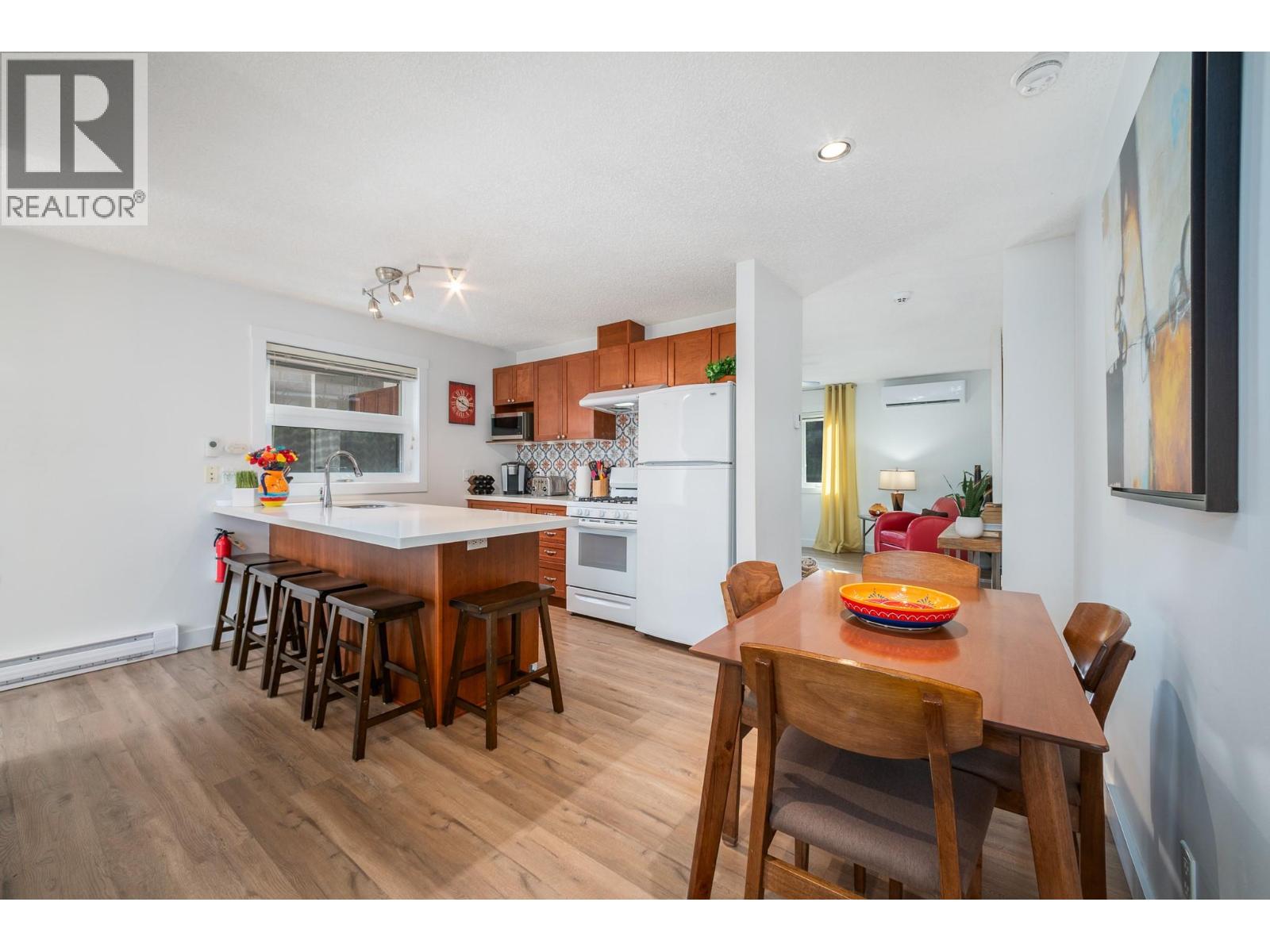  955 Gable Road, Lake Country