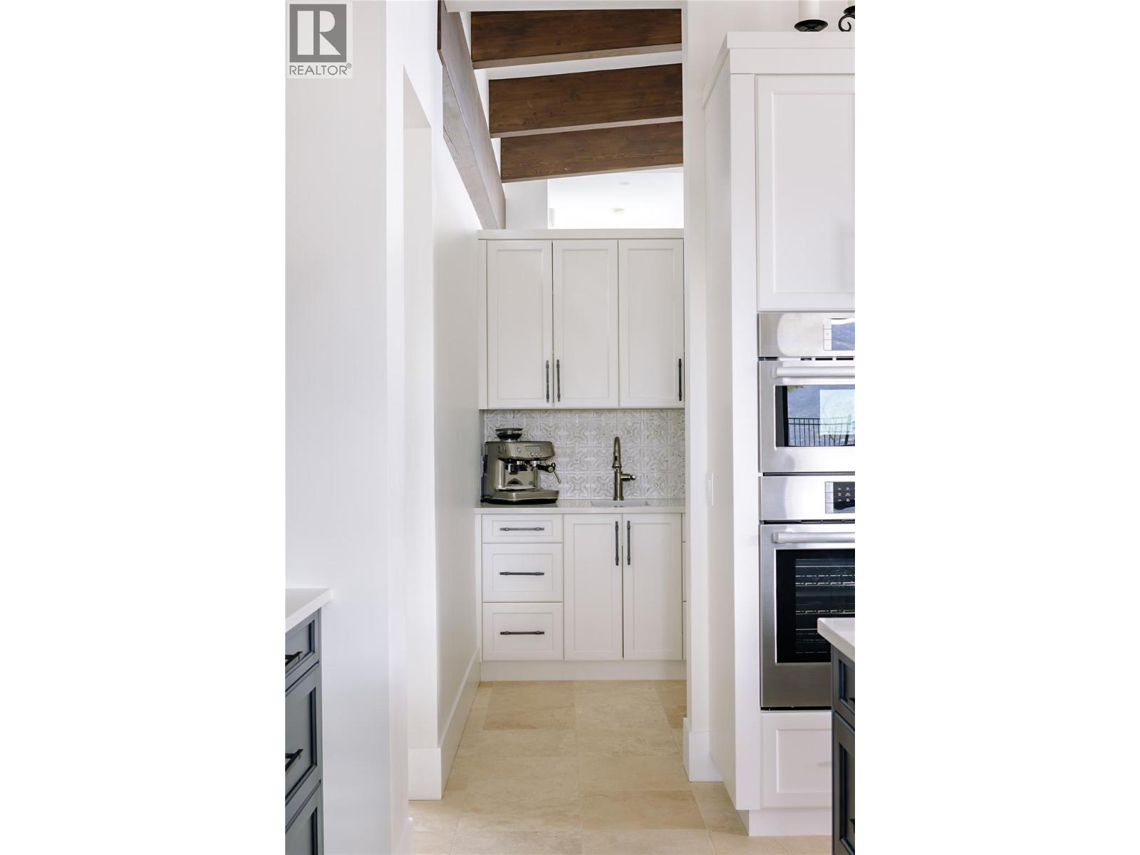 9532 Benchland Drive, Lake Country