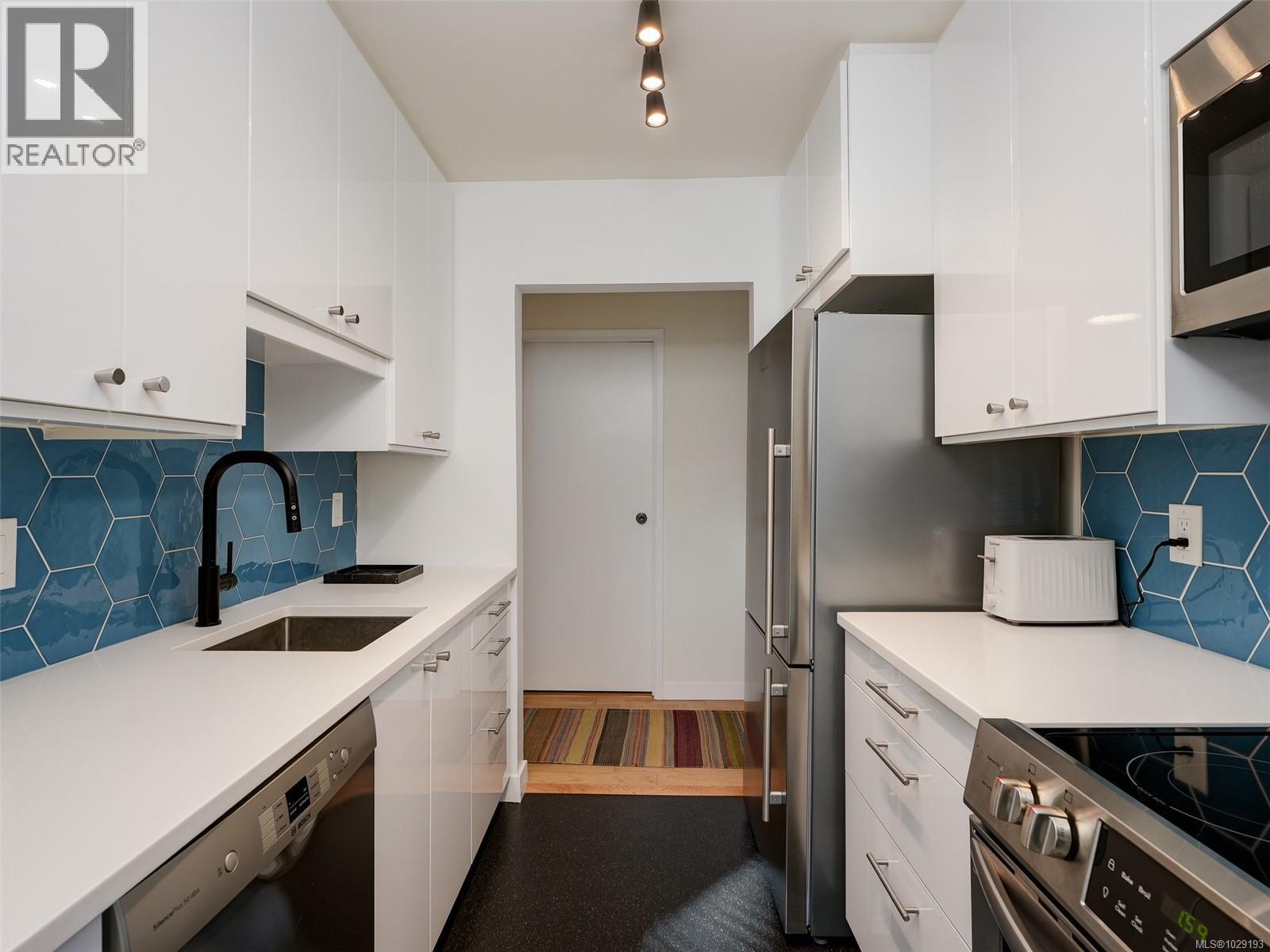 306 1149 Rockland Ave, Victoria