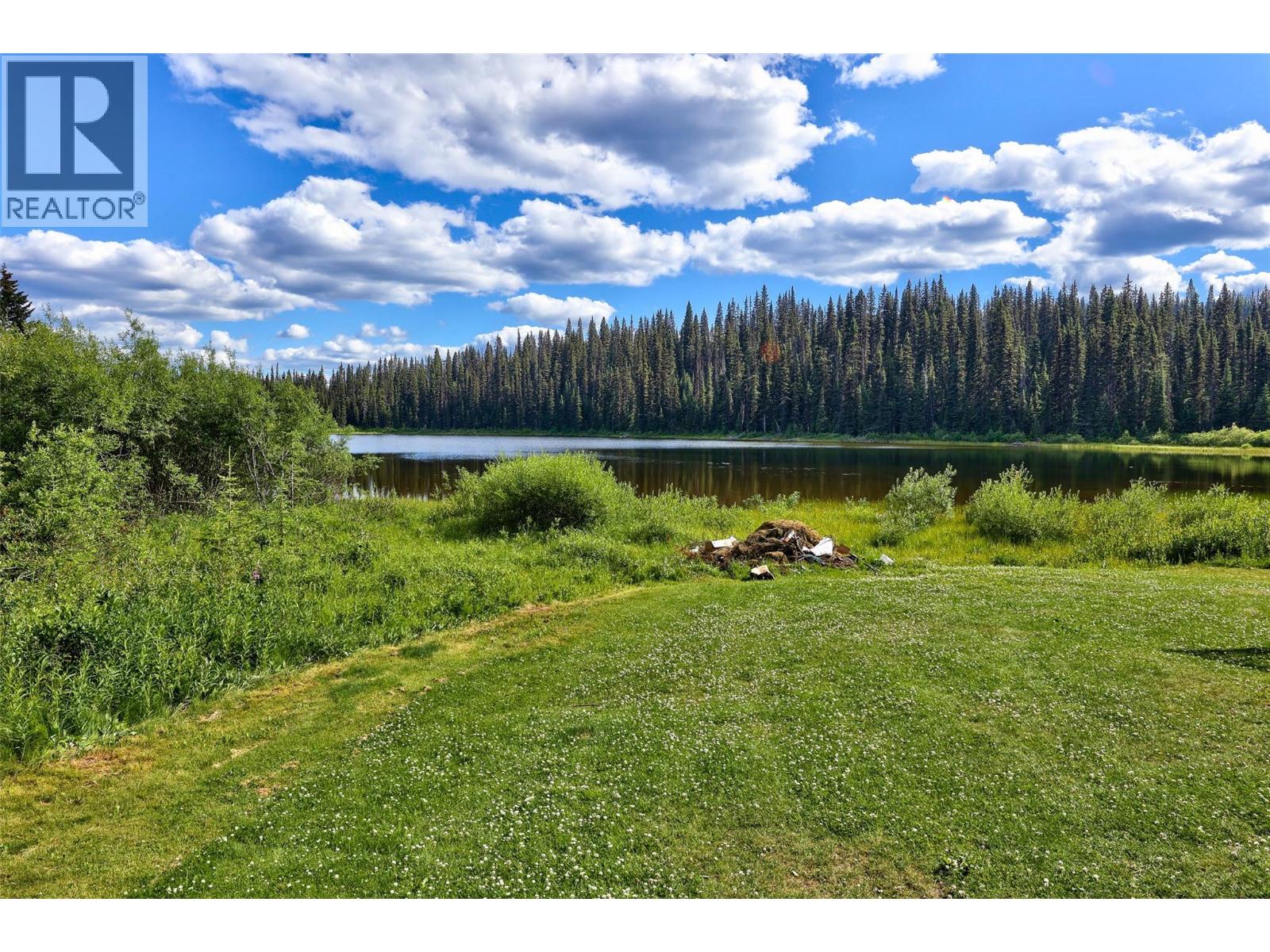  Taweel Lake Road, Little Fort