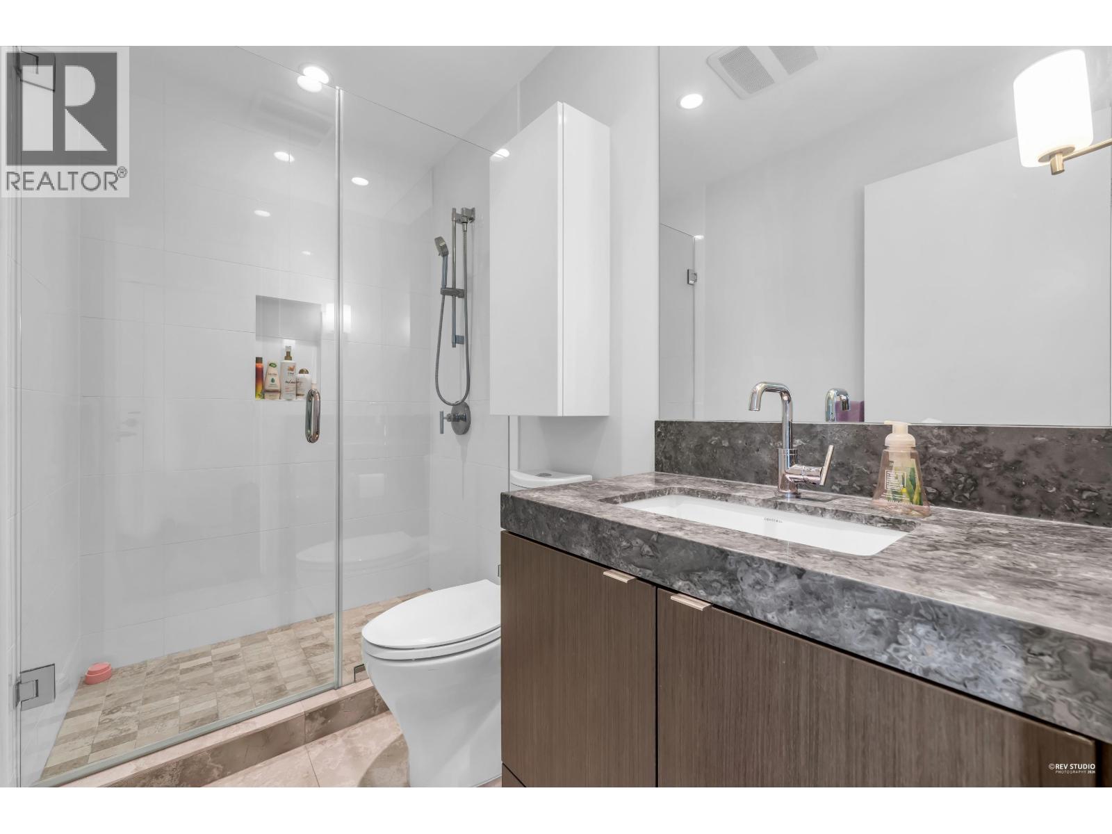 2301 125 E 14TH STREET, North Vancouver