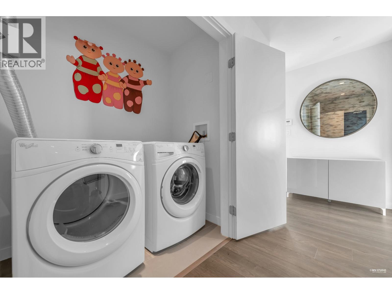 2301 125 E 14TH STREET, North Vancouver