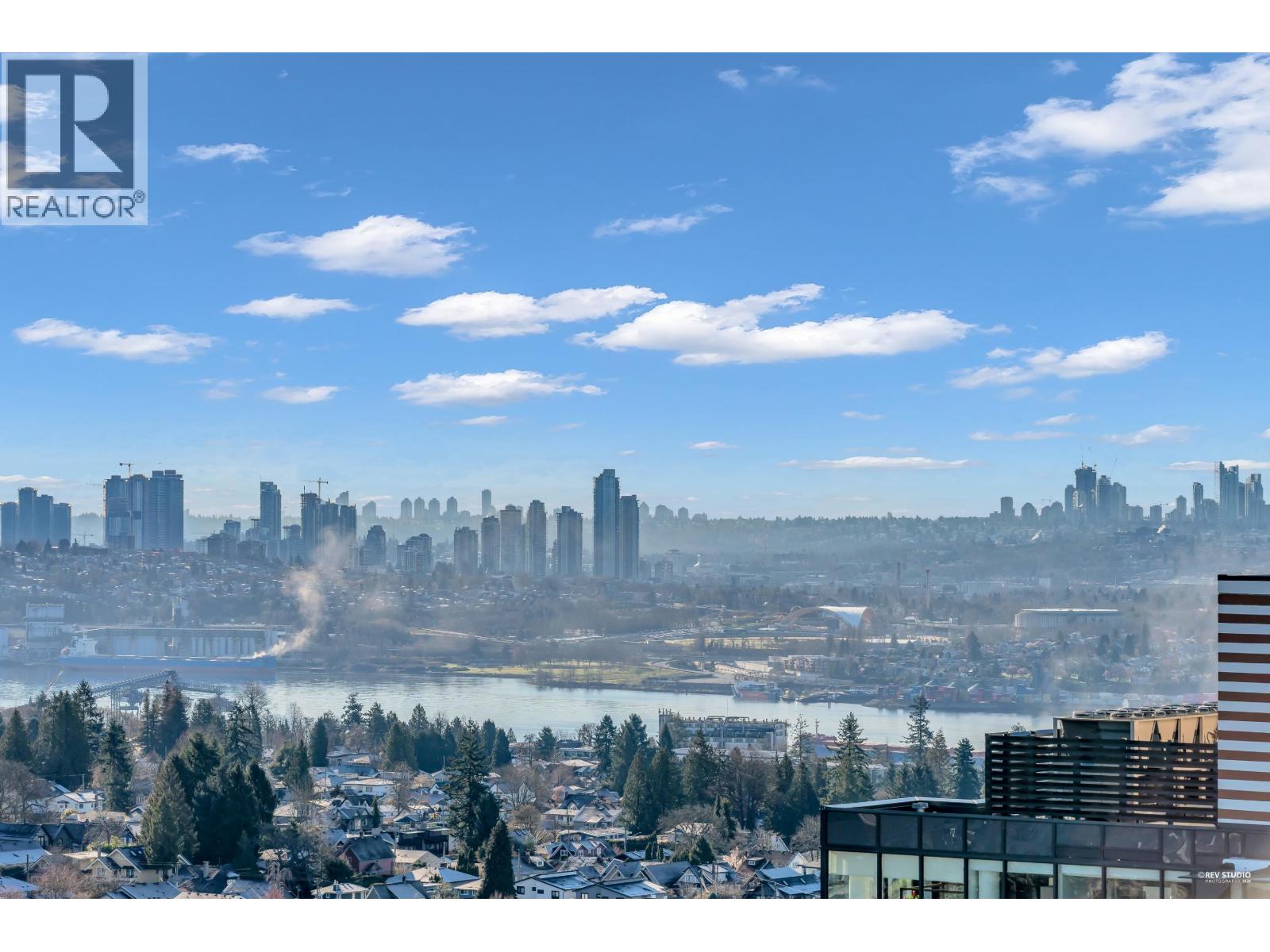 2301 125 E 14TH STREET, North Vancouver