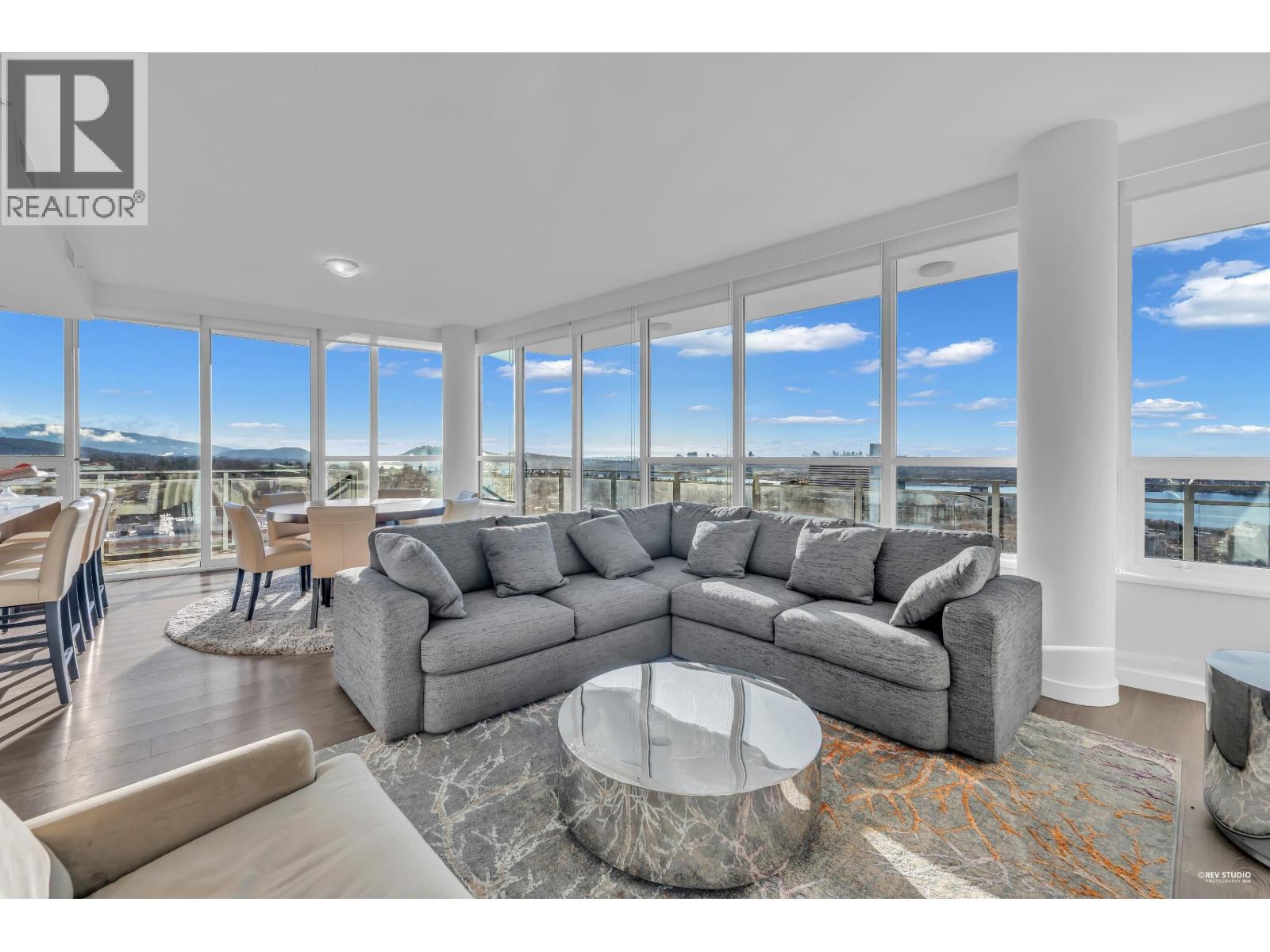 2301 125 E 14TH STREET, North Vancouver