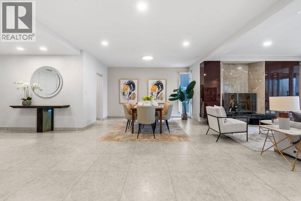 401 2015 BEACH AVENUE, Vancouver