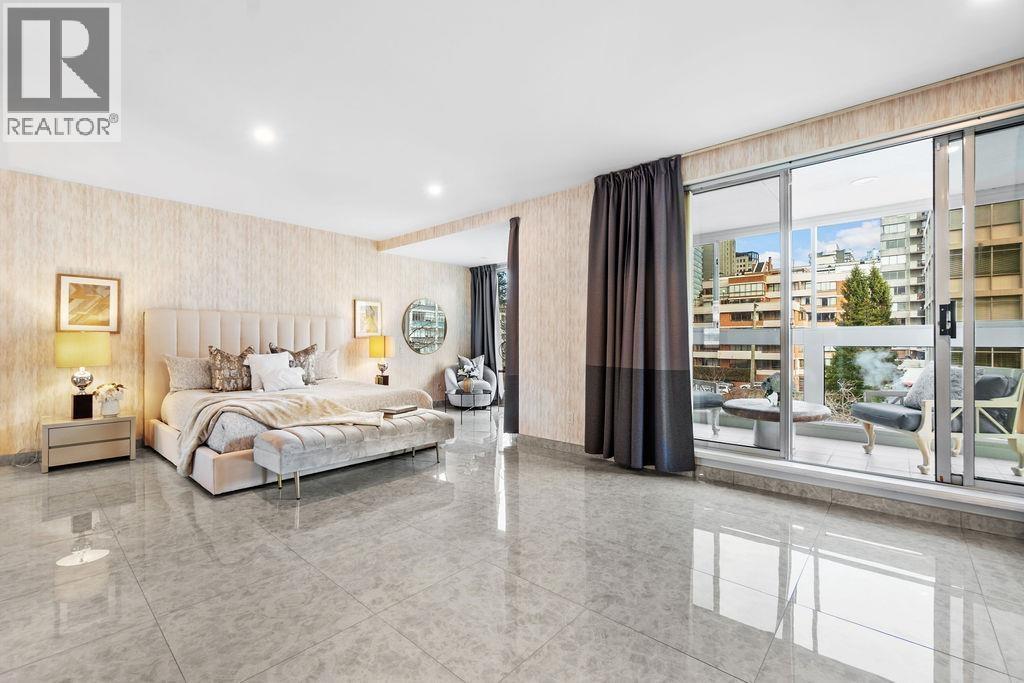 401 2015 BEACH AVENUE, Vancouver