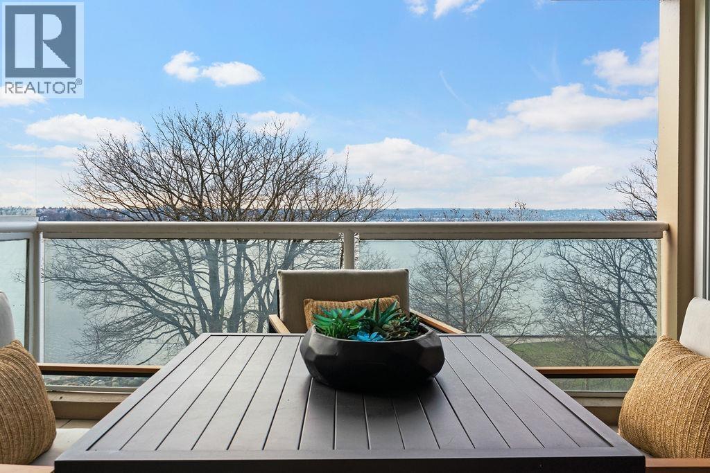 401 2015 BEACH AVENUE, Vancouver