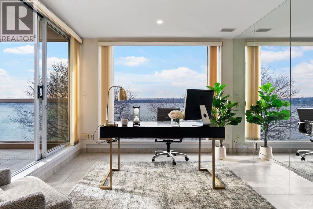 401 2015 BEACH AVENUE, Vancouver