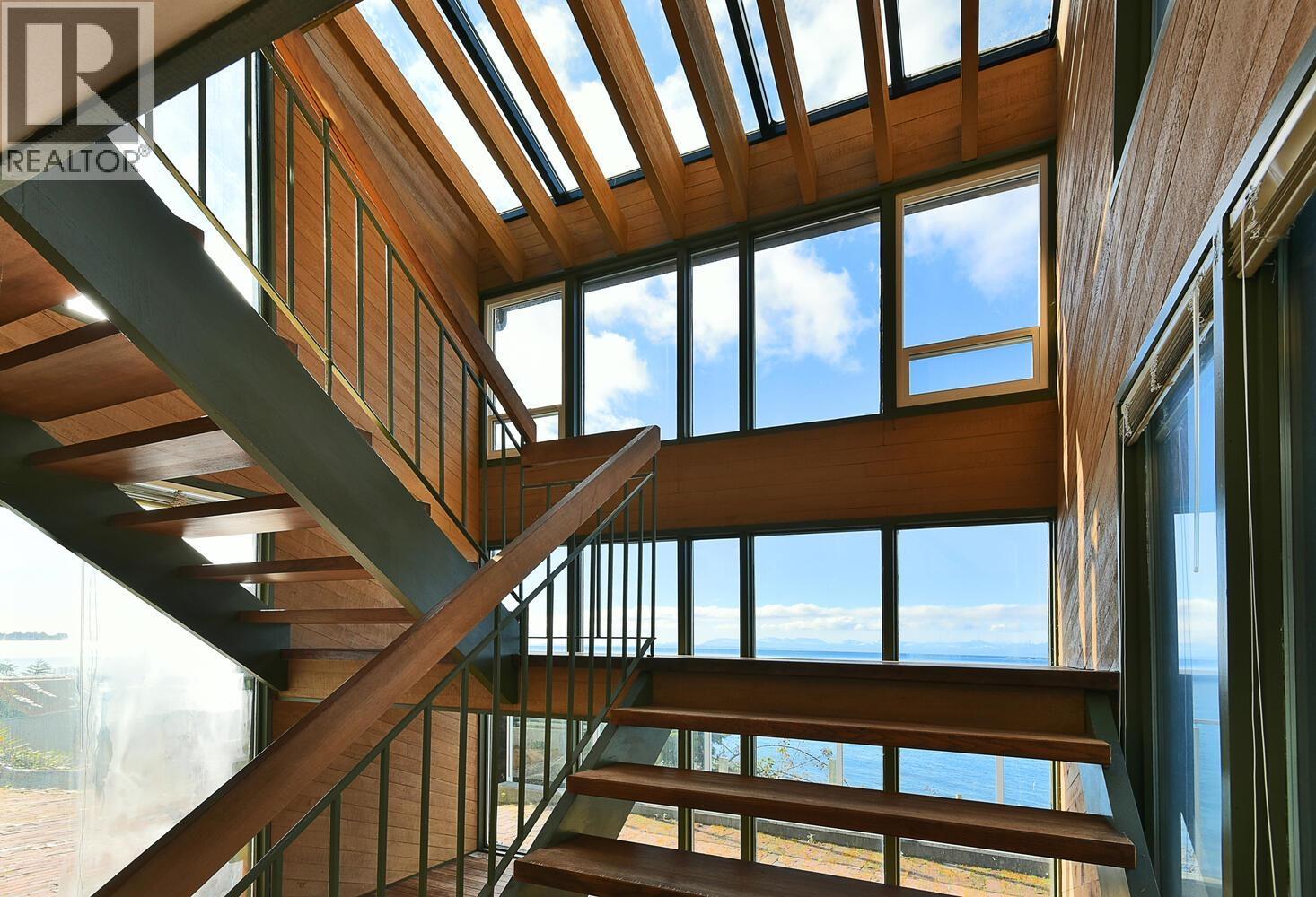 5907 SUNSHINE COAST HIGHWAY, Sechelt