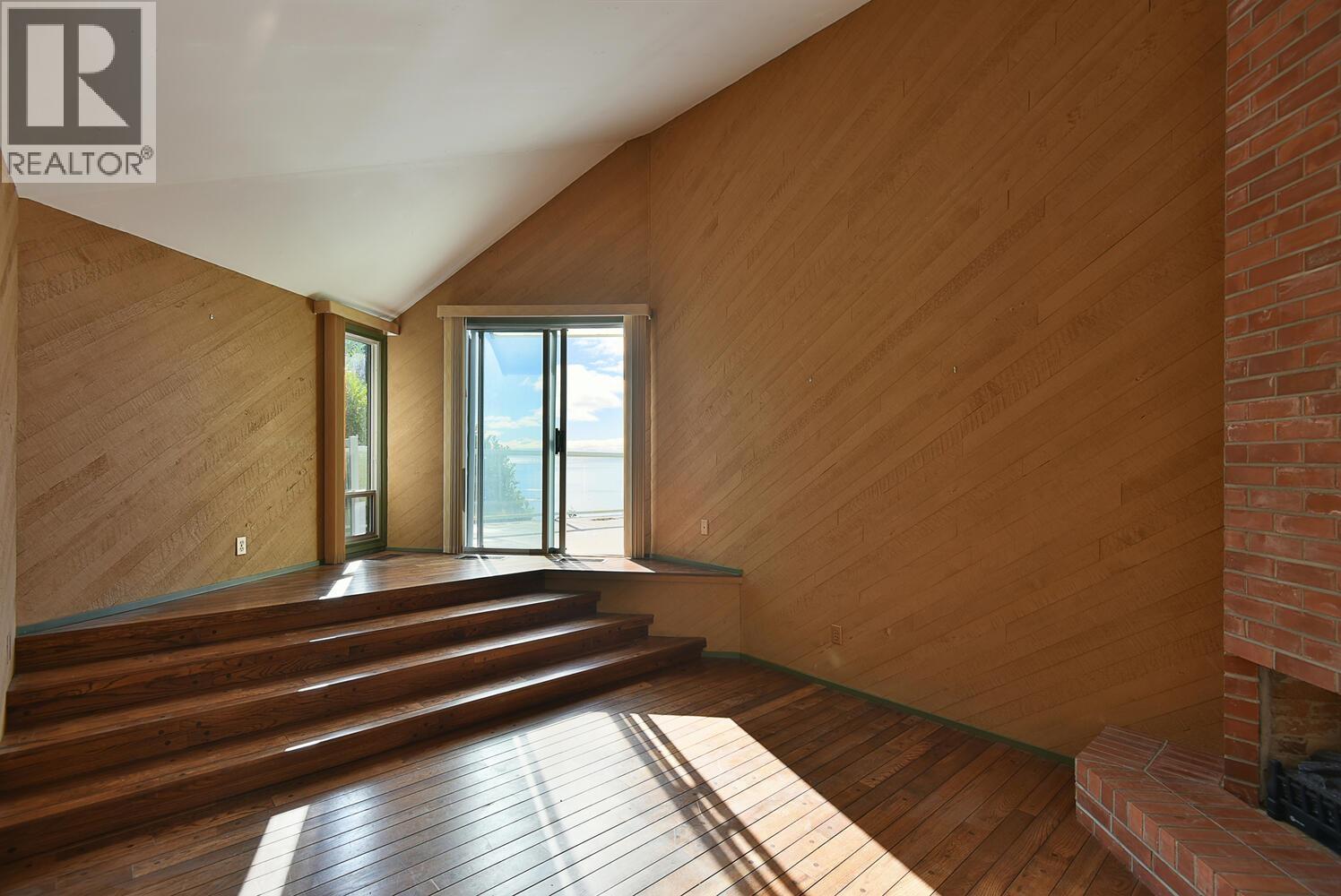 5907 SUNSHINE COAST HIGHWAY, Sechelt