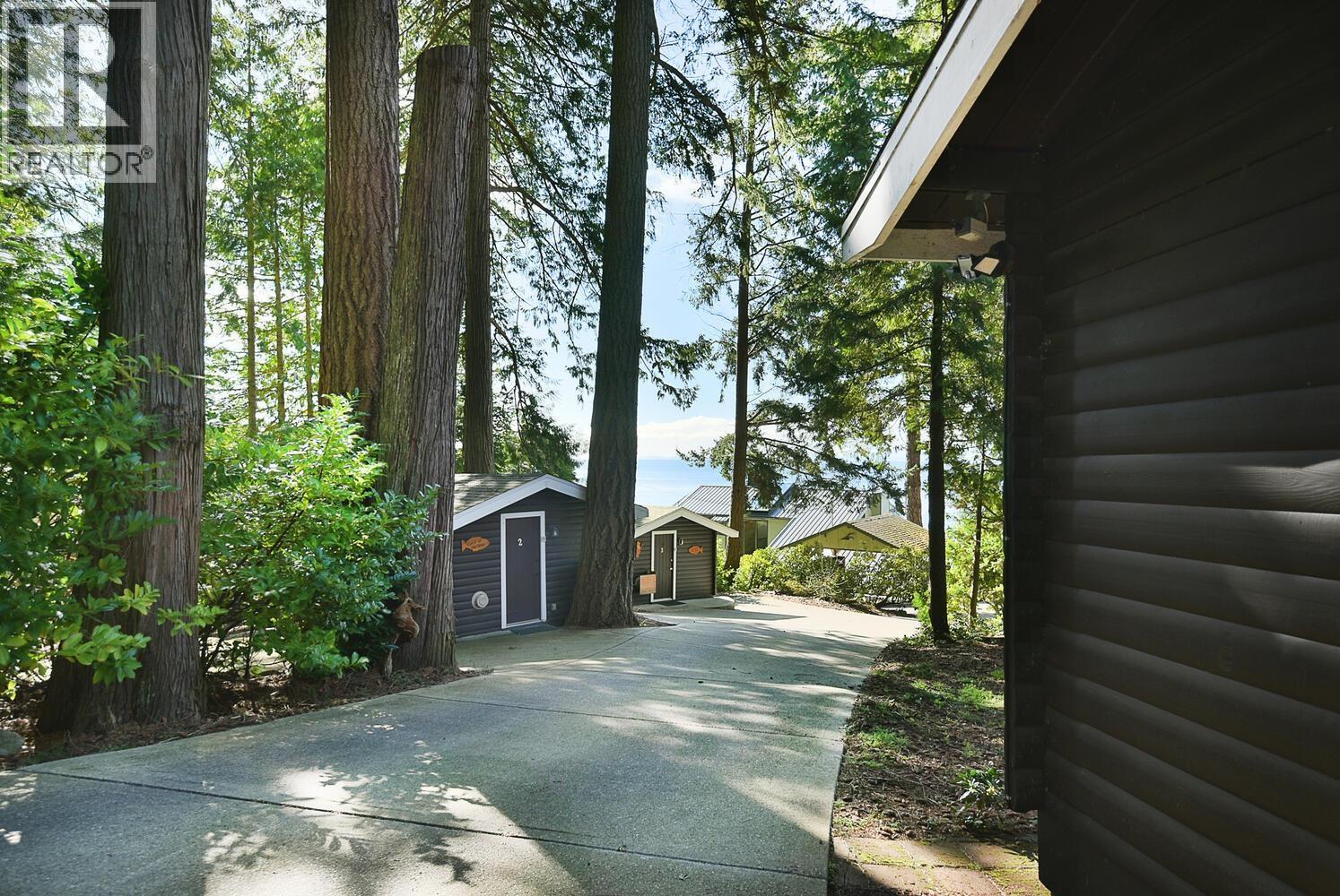 5907 SUNSHINE COAST HIGHWAY, Sechelt