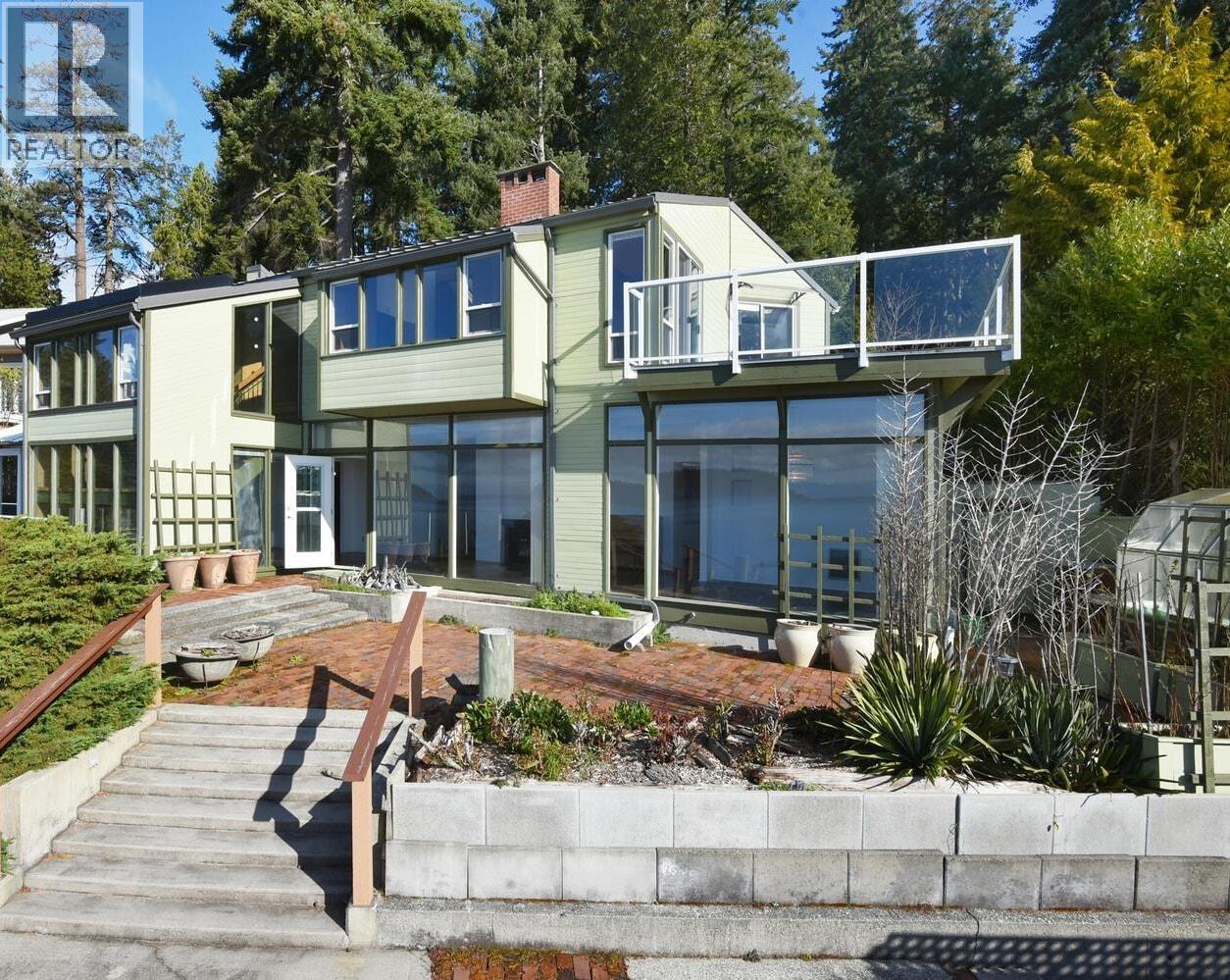 5907 SUNSHINE COAST HIGHWAY, Sechelt