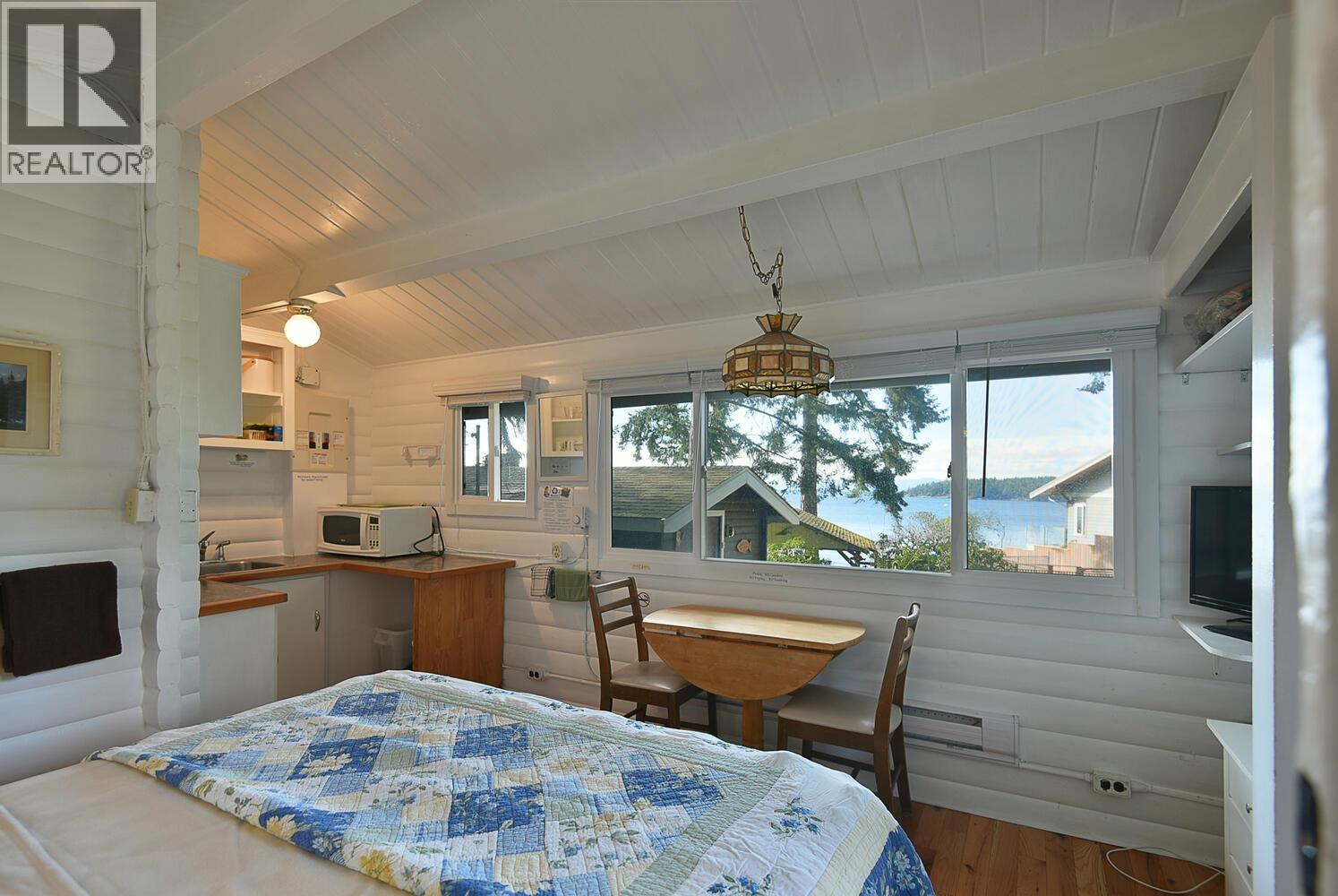 5907 SUNSHINE COAST HIGHWAY, Sechelt