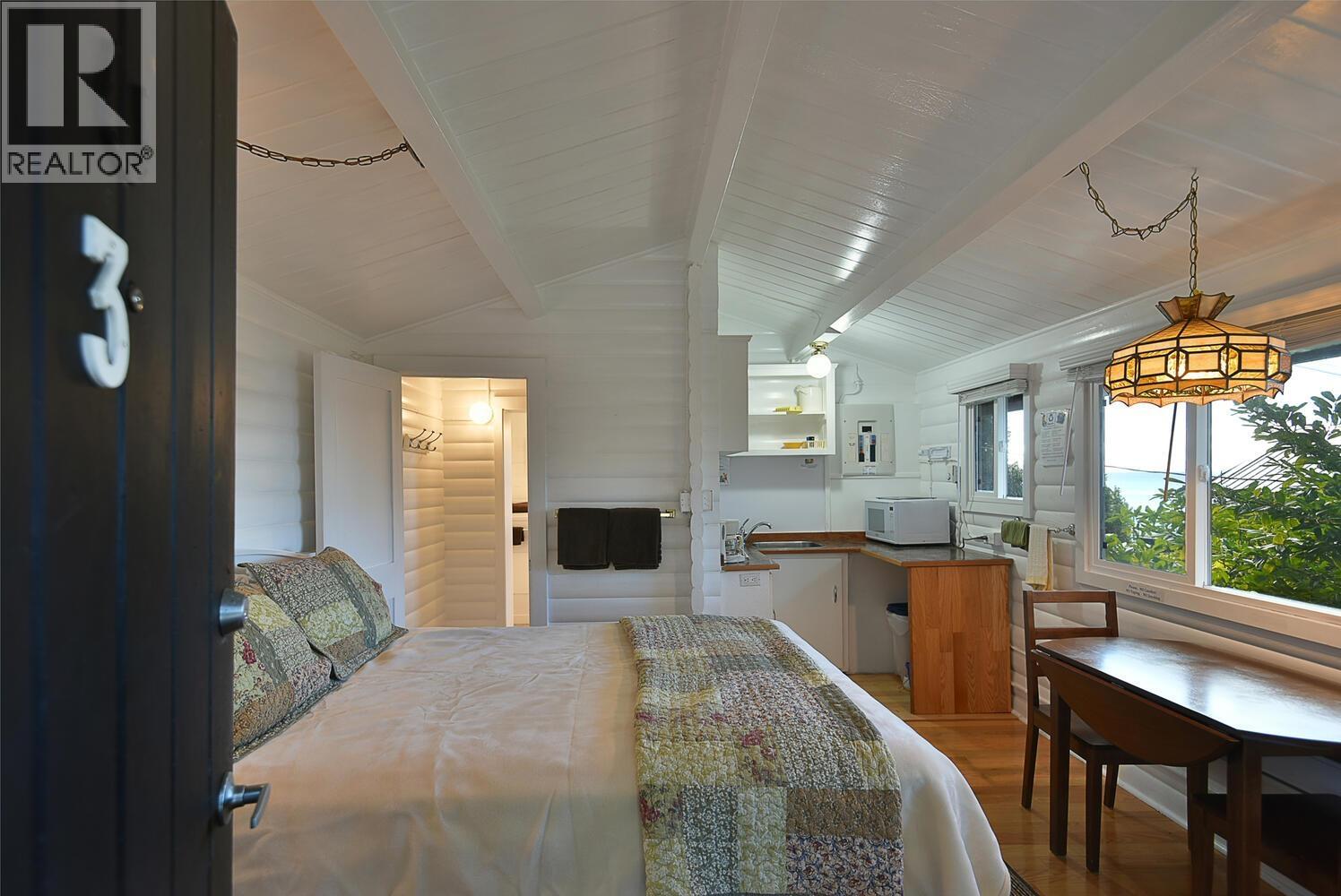 5907 SUNSHINE COAST HIGHWAY, Sechelt