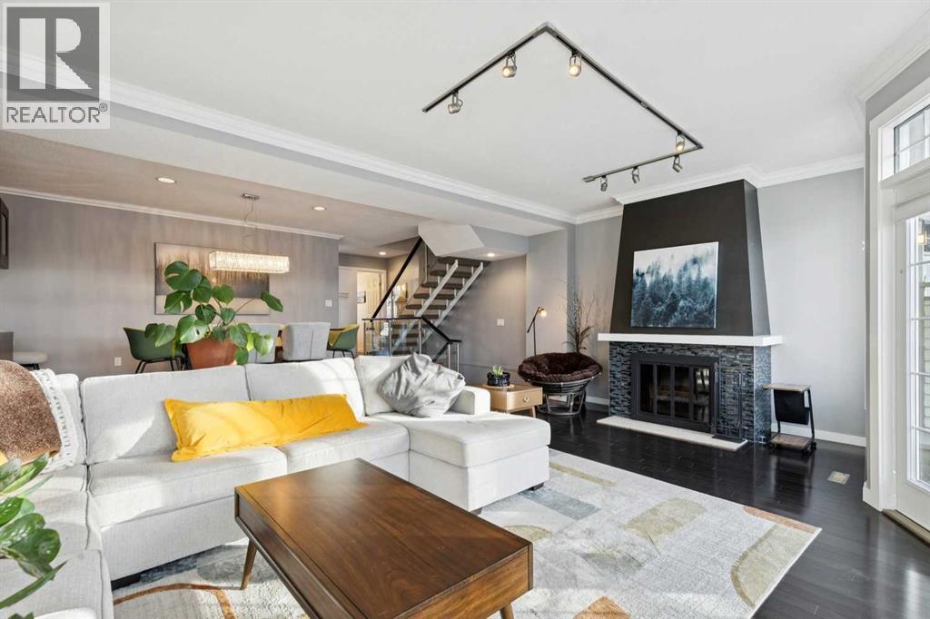 Single Family House for Sale in    Street NW Varsity Calgary 