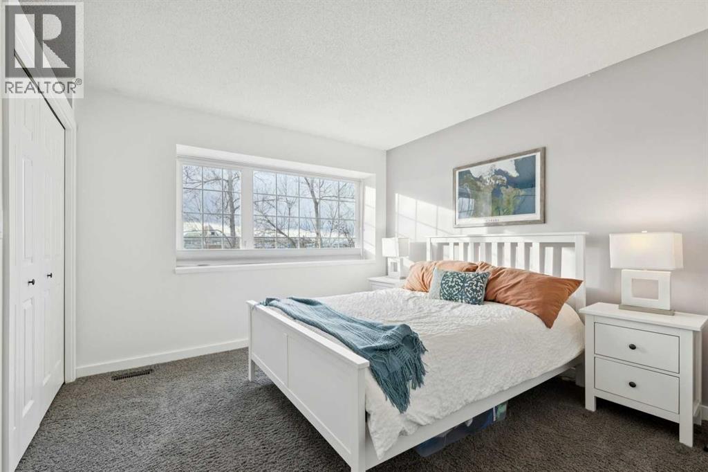 Single Family House for Sale in    Street NW Varsity Calgary 