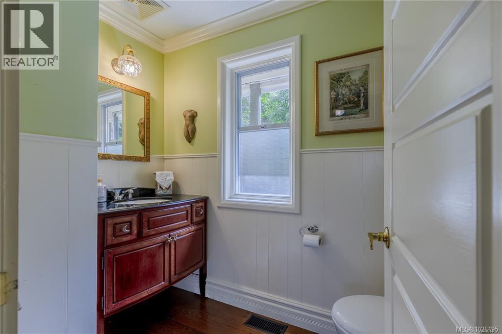 377 Milton St - 32