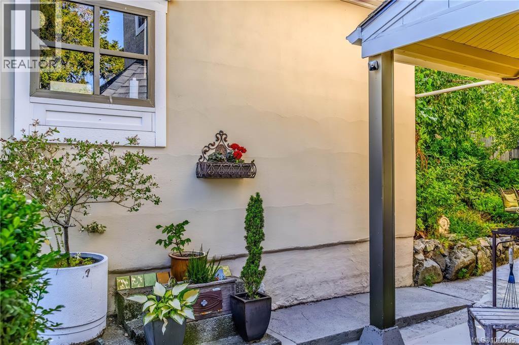 377 Milton St - 19
