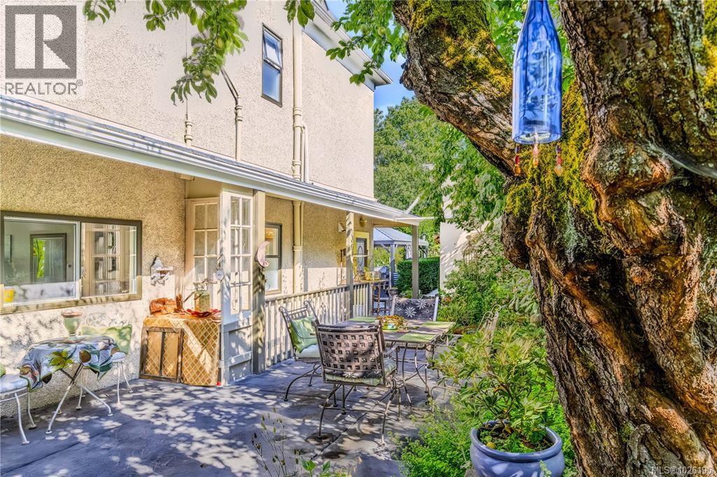377 Milton St - 51