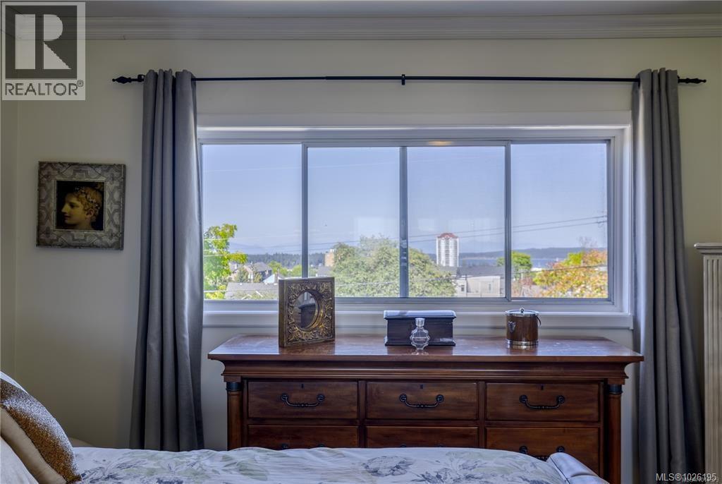 377 Milton St - 37