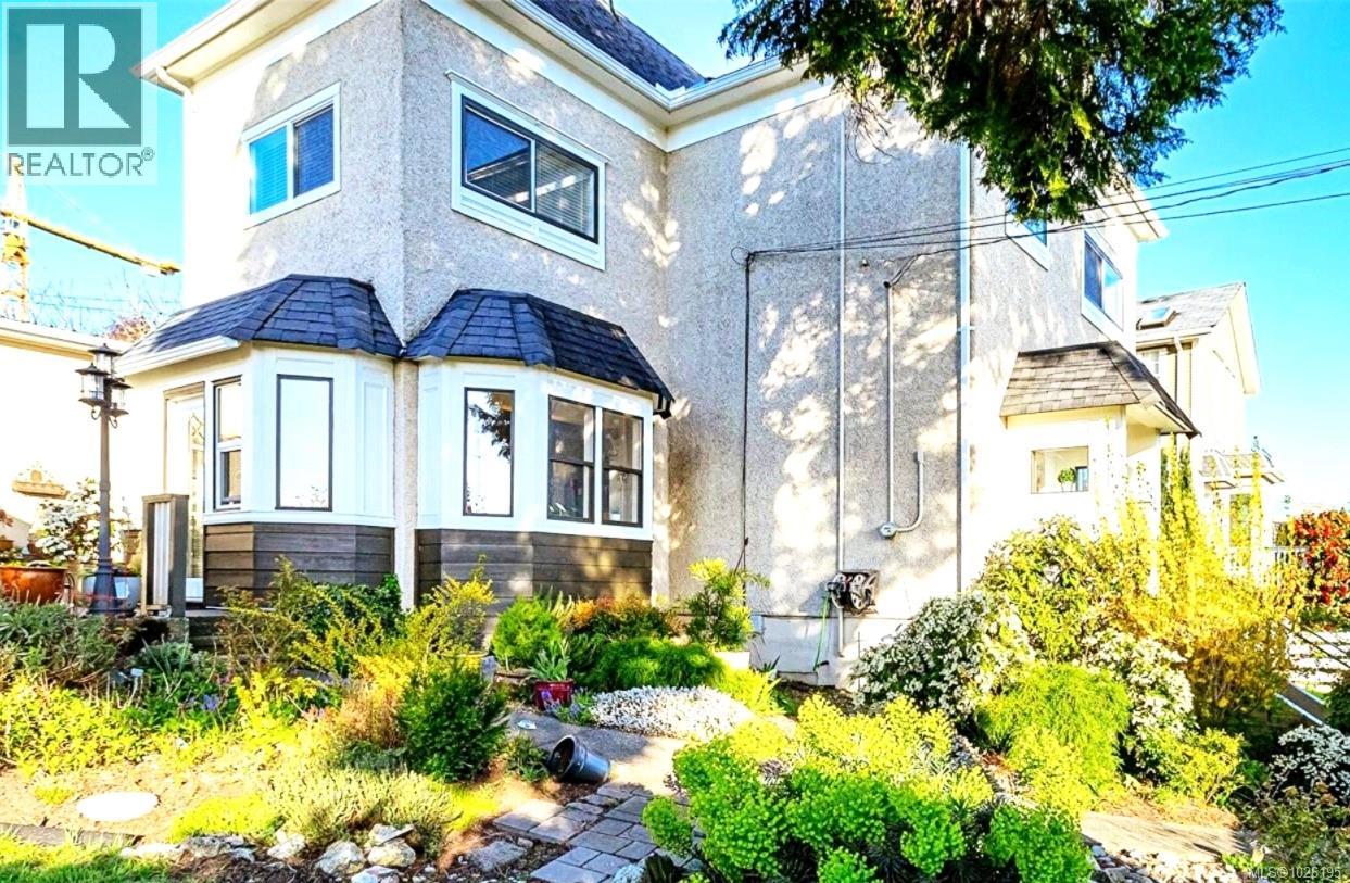 377 Milton St - 9