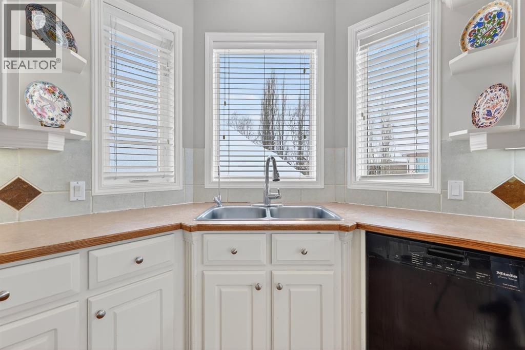 Single Family House Bi-level for Sale in  Mt Douglas Court SE McKenzie Lake Calgary 