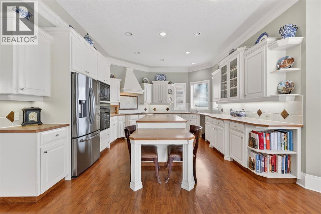 Single Family House Bi-level for Sale in  Mt Douglas Court SE McKenzie Lake Calgary 