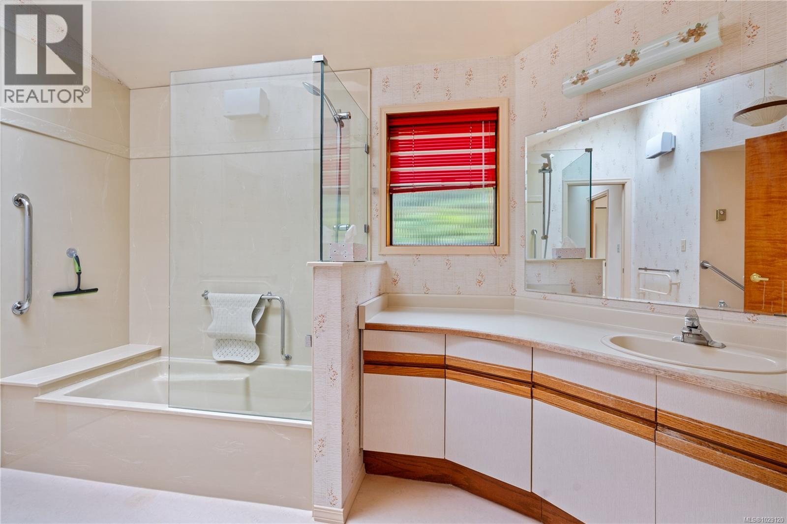  312 Bessborough Avenue, View Royal